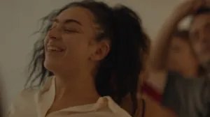 Charlie xcx in 'Erupcja'