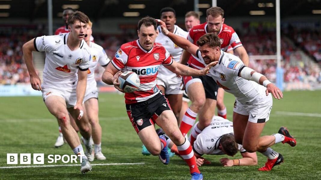 Tomos Williams of Gloucester breaks to score a try during the Gallagher PREM match between Gloucester Rugby and Exeter Chiefs at Kingsholm Stadium.