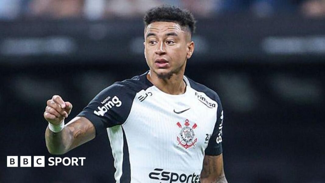 Jesse Lingard points