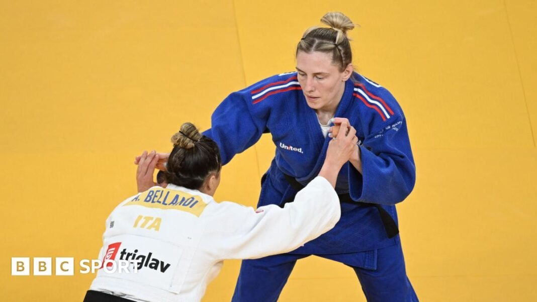Emma Reid and Alice Bellandi grapple during their European Championships final