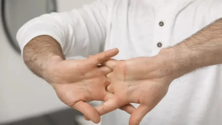 The noise that stresses those around you: What really happens when you crack your joints