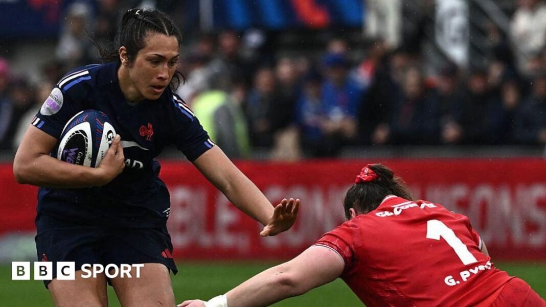 France's lock Manae Feleu fends off Wales' prop Gwenllian Pyrs 