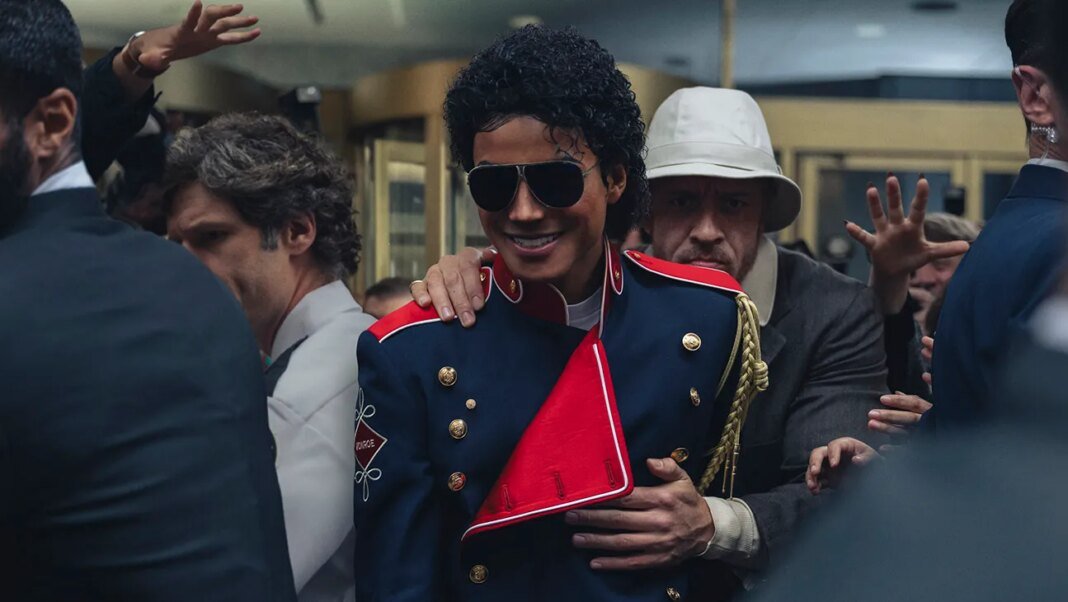Jaafar Jackson as Michael Jackson and KeiLyn Durrel Jones as Bill Bray in Michael.
