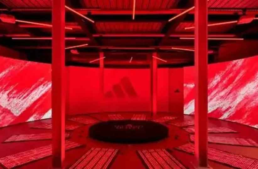 Even Adidas is no longer satisfied with just selling running shoes. At running events and marathons around the world, the company has begun establishing entire Recovery complexes that include infrared lighting, relaxation areas, and various recovery technologies