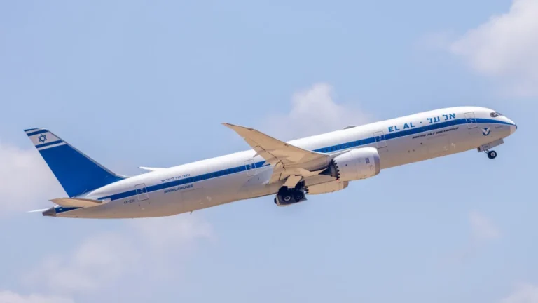 El Al to offer Starlink internet to passengers starting in 2027