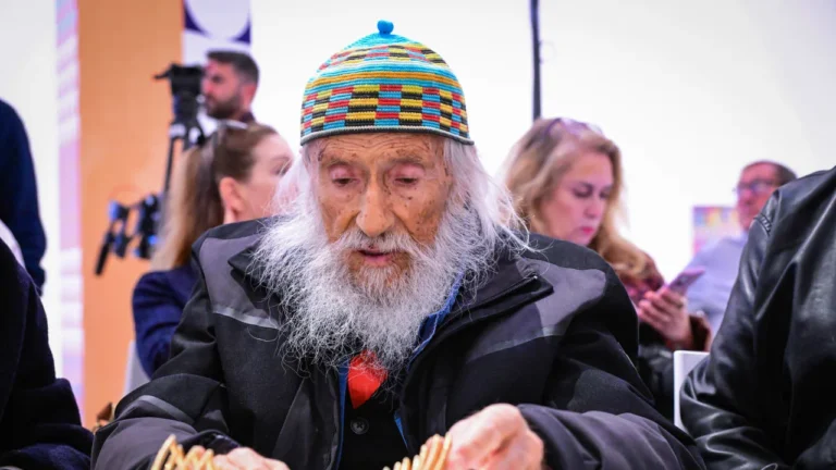 Israeli sculptor, pioneer of kinetic art Yaacov Agam dies at 98