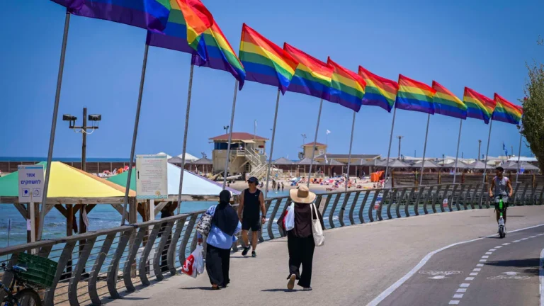 Preparations for Tel Aviv Pride Parade begin as police close roads along route