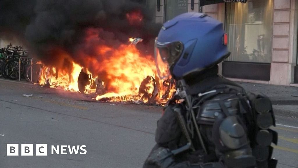 Protesters clash with police ahead of G7 summit in France Protesters clash with police ahead of G7 summit in France