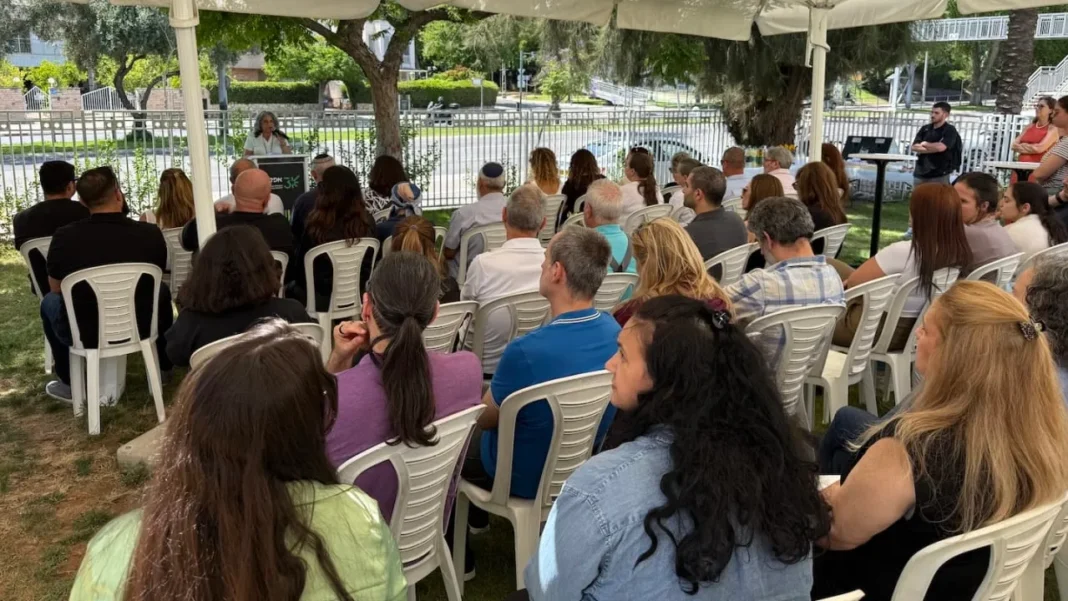 Afeka College's 'Quiet Tent': A space to cope and heal during a time of war, pain, and stress Afeka College's 'Quiet Tent': A space to cope and heal during a time of war, pain, and stress
