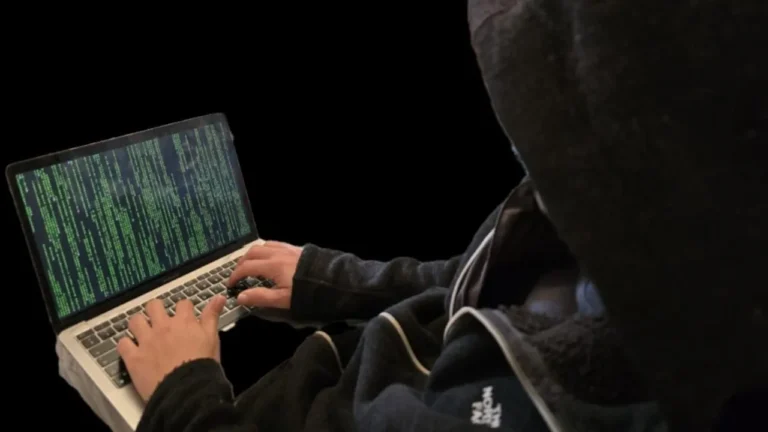 As experts scan the web, attackers revive old‑school deception tactics – opinion