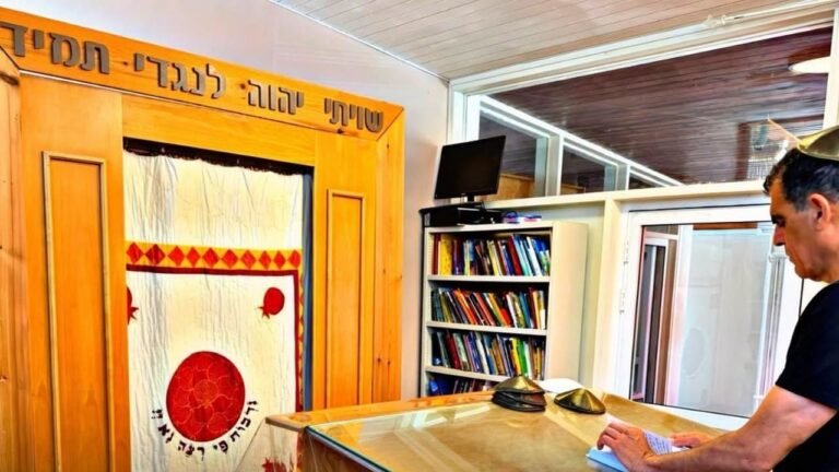 Beyond the Headlines: New synagogue in Kissufim, with the old Torah ark from Gush Katif – opinion