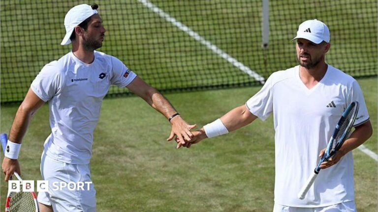 GB's Cash & Glasspool win again to extend doubles defence