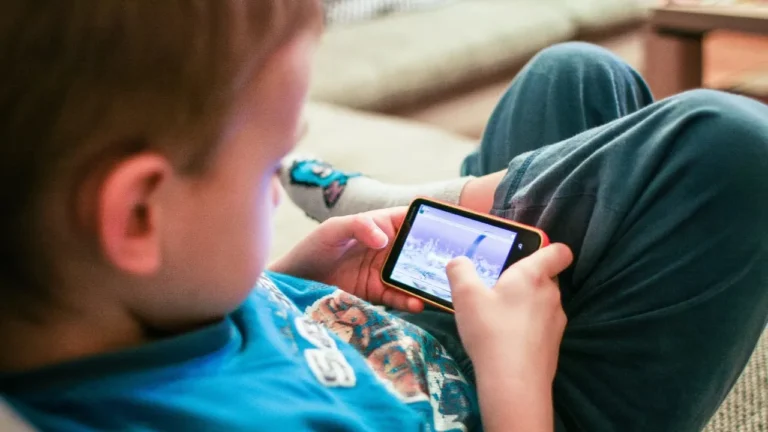 Israel's Attention Revolution fights child smartphone addiction, spreading nationwide