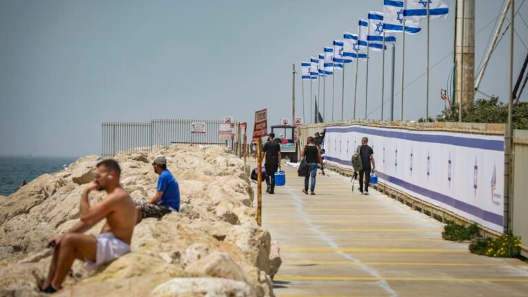 Main electoral battle will be for Israel's centrist voters, with far-right, left already set – poll