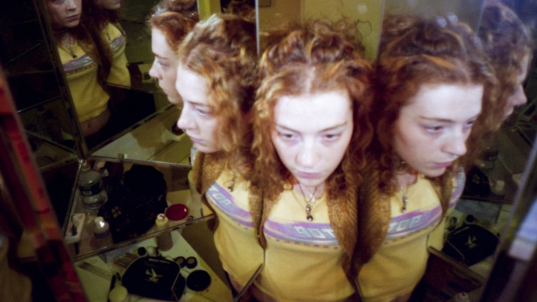 Melissa Auf der Maur Announces Album BASS WOMB ROOM, Featuring