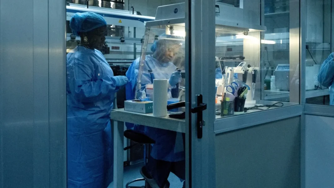 Oxford begins first human trial of Bundibugyo Ebola vaccine, Germany treats infected US citizen