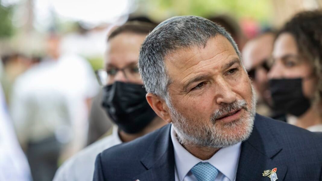 Shin Bet Chief Zini has first meeting with opposition leader Yair Lapid