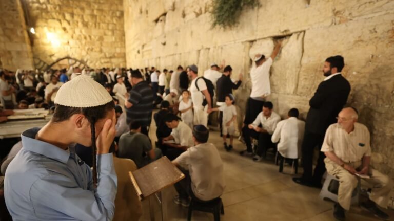 Today in photos: Thousands gather at Western Wall for Tisha B'Av lamentations