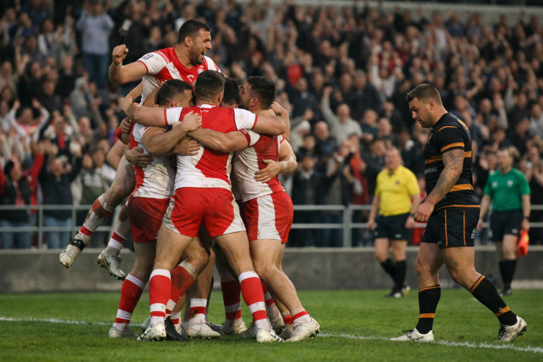 St Helens’ collective strength overcomes 10-man Castleford to preserve play-off hopes
